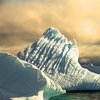 Eisberge sind für Schiffe gefährlich, da ein Zusammenprall in der Regel zerstörerische Auswirkungen auf das Schiff hat.